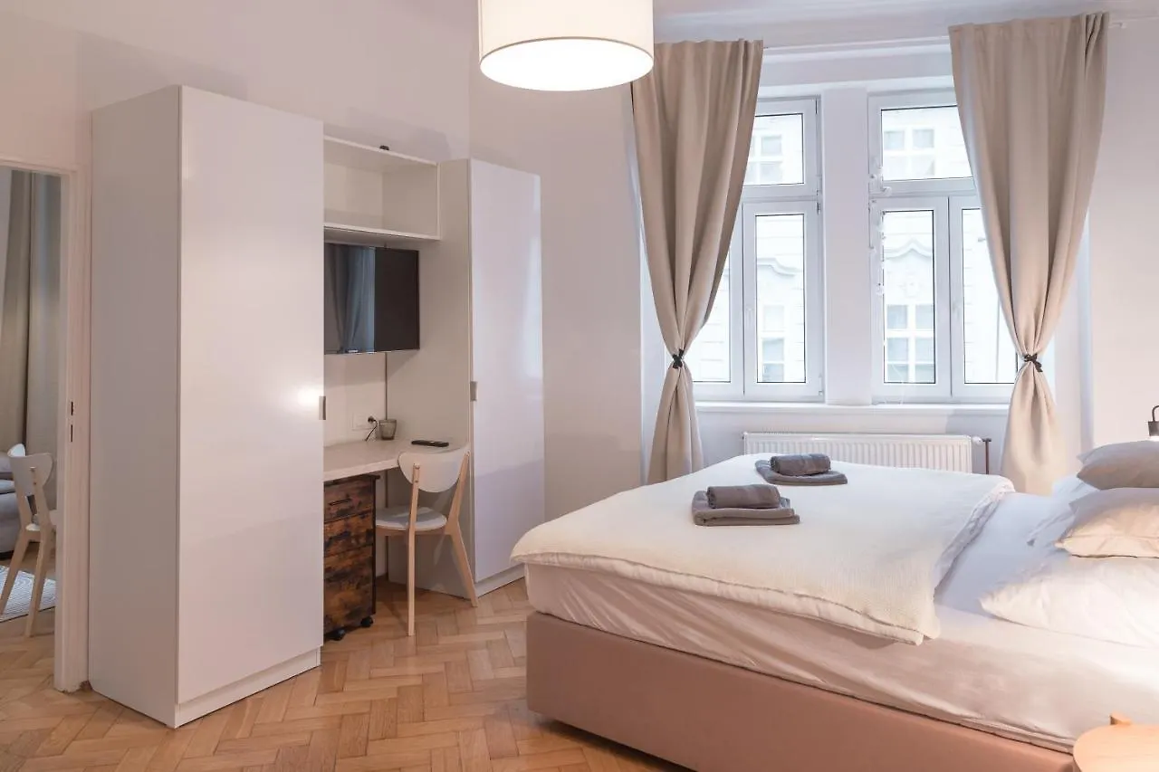 Skolska Junior Apartment プラハ